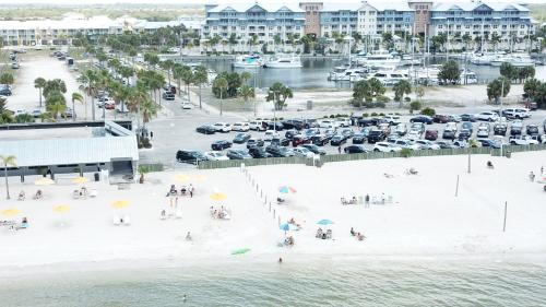 Фотография апарт отеля DOLPHINS, BEACH step away, WIFI, FREE PARKING,POOLS, JACUZZI