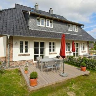 Фотография гостевого дома Estate Sellin - DOS07133-LYA