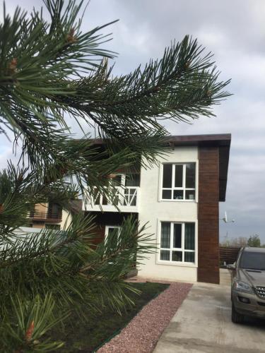 Фотографии гостевого дома
Лес Шале Новоселки