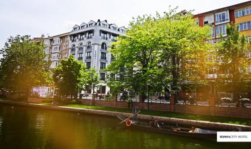 Фотография гостиницы SennaCity Hotel