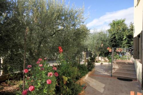 Фотография гостевого дома Apartments by the sea Novigrad - 6979