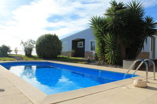 Фотография гостевого дома VILA MENDES OCEAN HILLSIDE VIEW / ARCO DA CALHETA