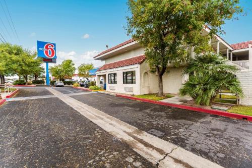 Фотографии гостиницы
Motel 6-Kingman, AZ - Route 66 East