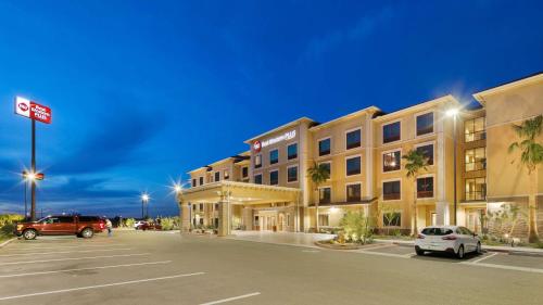 Фотография гостиницы Best Western Plus Chandler Hotel & Suites