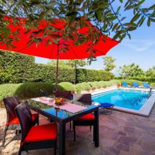 Фотографии гостевого дома
Apartments with a swimming pool Lovran, Opatija - 14196