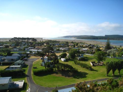 Фотографии базы отдыха 
            Port Waikato Holiday Park