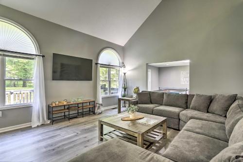 Фотография гостевого дома Scotron Home with Game Room - 5 Miles to Skiing!