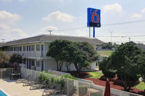 Фотография гостиницы Motel 6-Austin, TX - North
