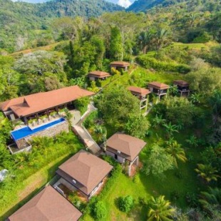 Фотография гостиницы TikiVillas Rainforest Lodge - Adults Only