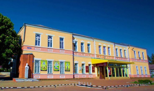 Фотографии домов культуры 
            Клуб имени Меньшикова