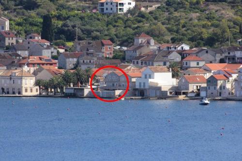 Фотография гостевого дома Apartments and rooms by the sea Vis - 2452