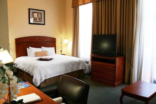 Фотография гостиницы Hampton Inn & Suites Sherman Oaks