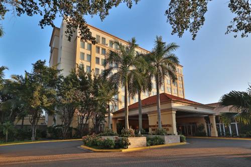 Фотографии гостиницы 
            Hotel Real InterContinental San Pedro Sula, an IHG Hotel