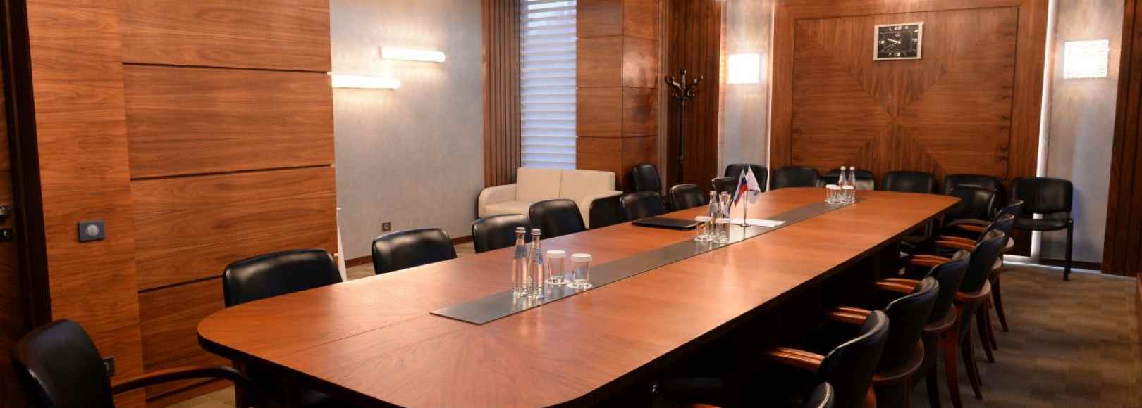 Фотография комнаты для переговоров С