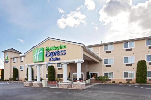 Фотография гостиницы Holiday Inn Express Hotels & Suites Burlington, an IHG Hotel
