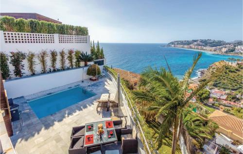 Фотография гостевого дома Three-Bedroom Holiday Home in Almunecar