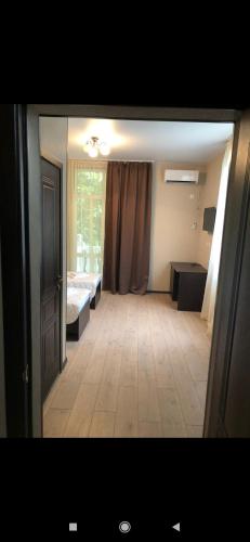 Фотографии гостевого дома 
            Жоэкварская, 1