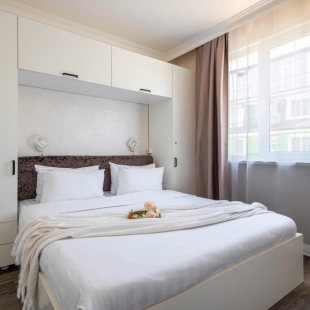 Фотография квартиры Апартаменты Red Apartments Арт Лайт Сити Апартамент Рембрандт