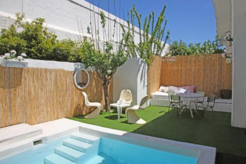 Фотография гостевого дома Fridays Flats Casa Lavander, Villa with Pool