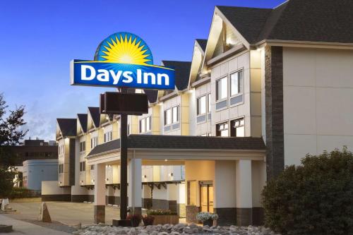 Фотография гостиницы Days Inn by Wyndham Calgary Northwest