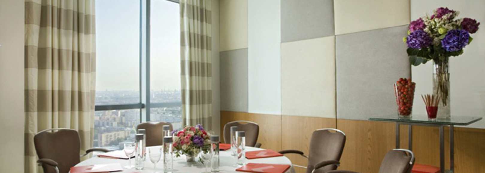 Фотография комнаты для переговоров Зерматт