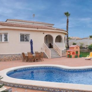 Фотография гостевого дома Stunning home in Rojales w/ Outdoor swimming pool, WiFi and 4 Bedrooms