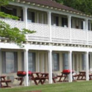 Фотографии гостиницы 
            Skylark Shores Resort