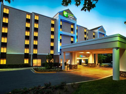 Фотография гостиницы Holiday Inn Express and Suites Germantown, an IHG Hotel