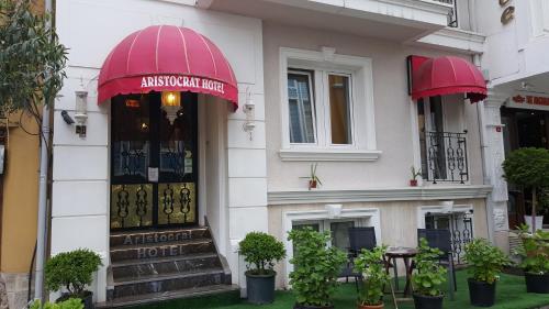 Фотография гостиницы Aristocrat Hotel