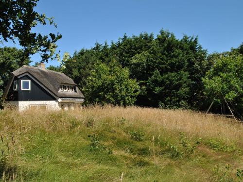 Фотография гостевого дома Expansive Mansion in De Cocksdorp With Garden