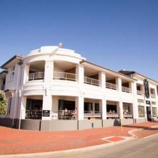 Фотография гостиницы Cottesloe Beach Hotel
