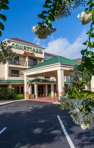 Фотография гостиницы Courtyard Florence South Carolina