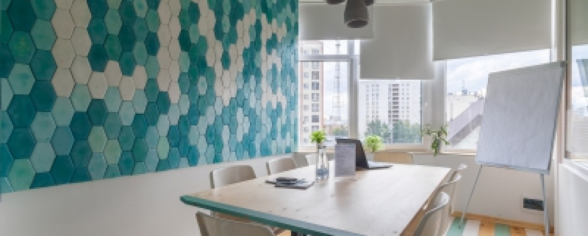 Фотографии комнаты для переговоров Live