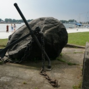 Фотография памятника Памятный знак в честь 25-летия города Балтийска