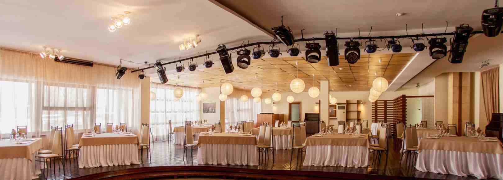 Фотография банкетного зала Нефтяник