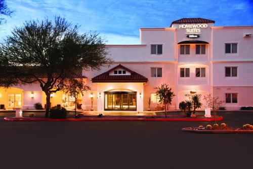 Фотография гостиницы Homewood Suites Tucson St. Philip's Plaza University