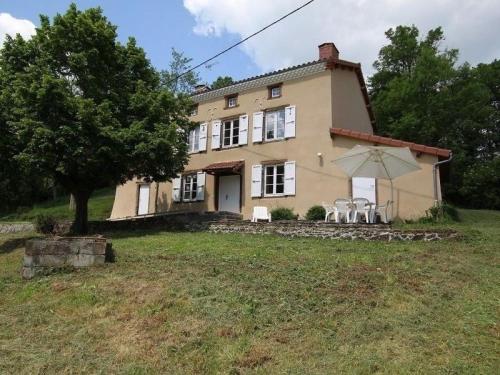 Фотографии гостевого дома 
            Gîte Mazerat-Aurouze, 5 pièces, 9 personnes - FR-1-582-217