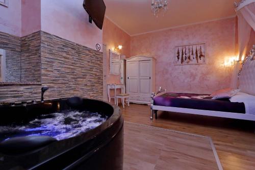 Фотография гостевого дома Chilling Jacuzzi Suite and Deluxe rooms Guesthouse