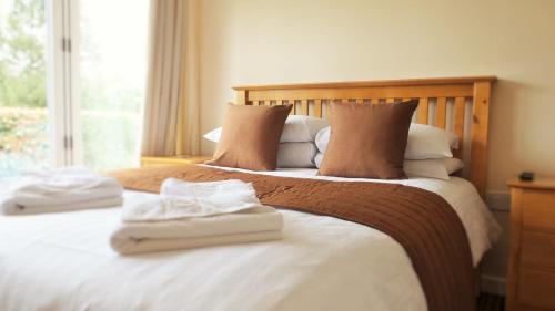 Фотография гостиницы Roydon Marina Village Hotel