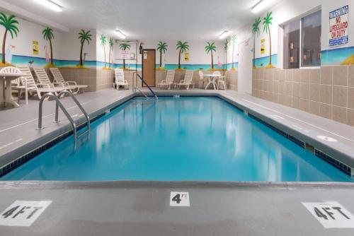 Фотография гостиницы Days Inn by Wyndham Kansas City International Airport