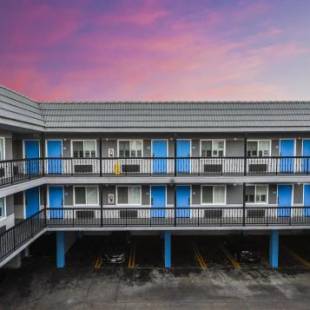 Фотографии гостиницы
Hollywood Inn Express LAX