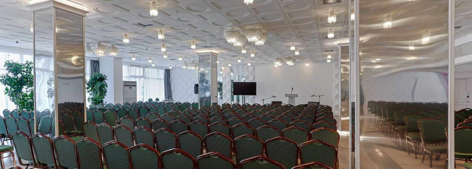 Фотография конференц-зала Зал 5 «Лужники»