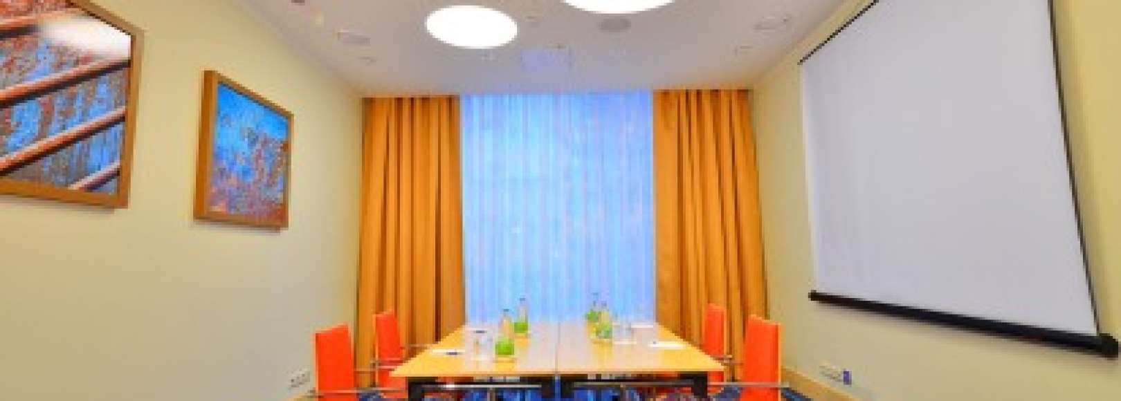 Фотография комнаты для переговоров Санкт-Петербург