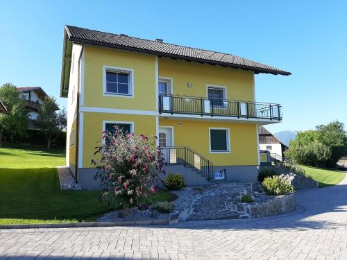 Фотографии гостевого дома 
            Garden-View Mansion in Köttmannsdorf with Balcony