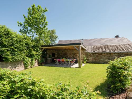 Фотография гостевого дома Heritage Holiday Home in Ovifat with Sauna