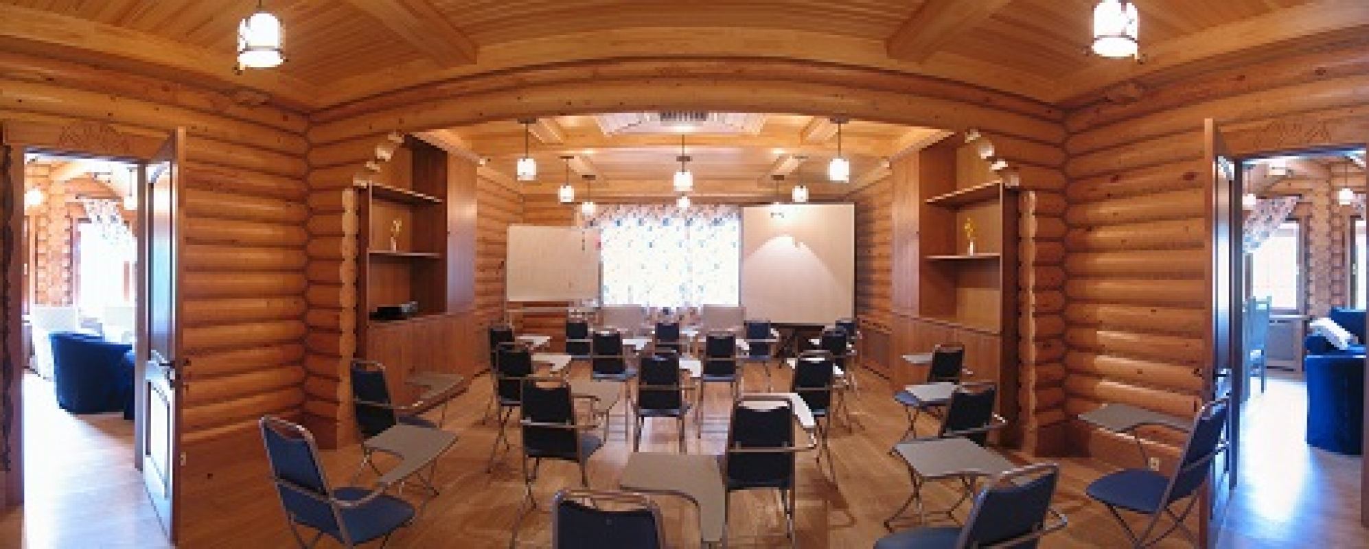 Фотографии конференц-зала Лесные пруды