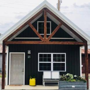 Фотографии гостиницы
Knotty Squirrel Cabins