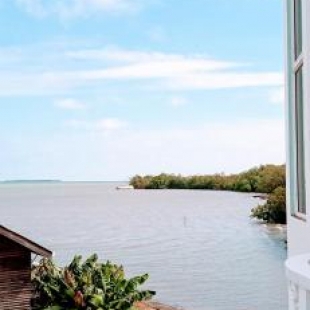 Фотография гостевого дома See Belize BAY Sea View Studio