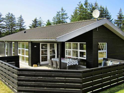 Фотография гостевого дома Three-Bedroom Holiday home in Ålbæk 21