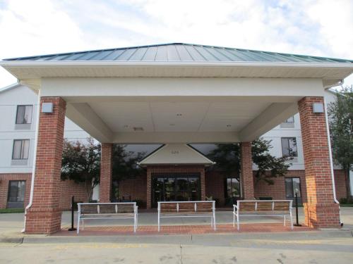 Фотография гостиницы Best Western Warrensburg Inn